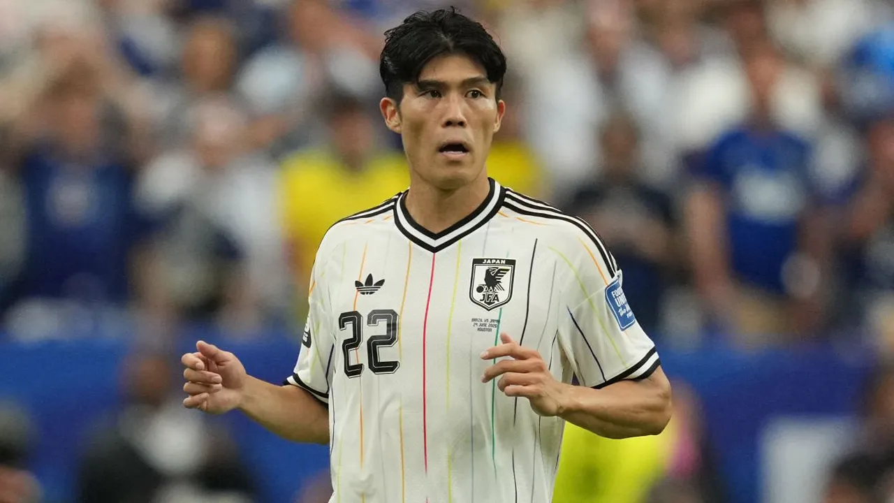 Takehiro Tomiyasu Mulai Latihan Bareng Crystal Palace, Sinyal Bakal Gabung?