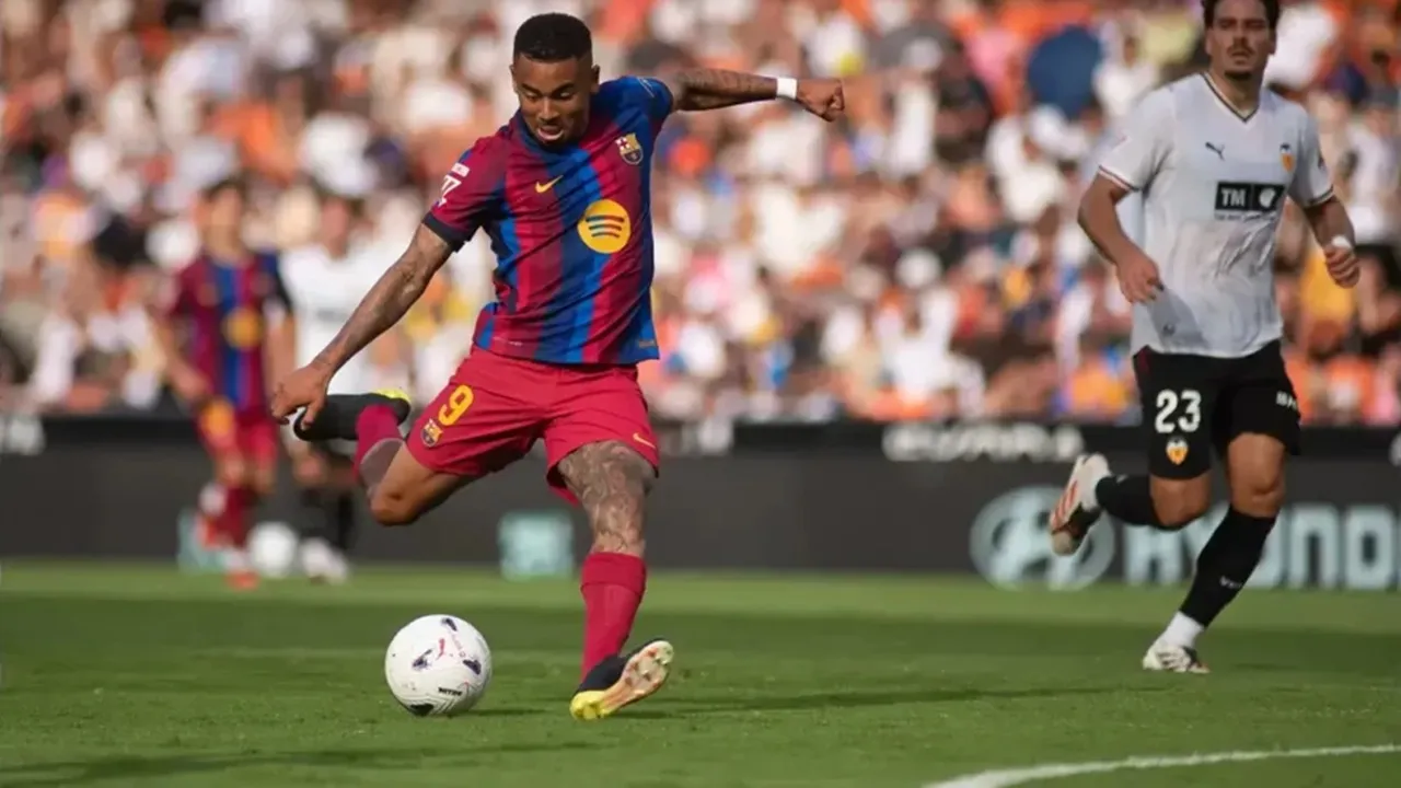 Gabriel Jesus Merasa Senang Usai Jalani Debut Bersama Barcelona